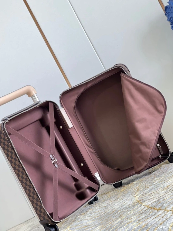 55 Louis HORIZON Vuitton 0820